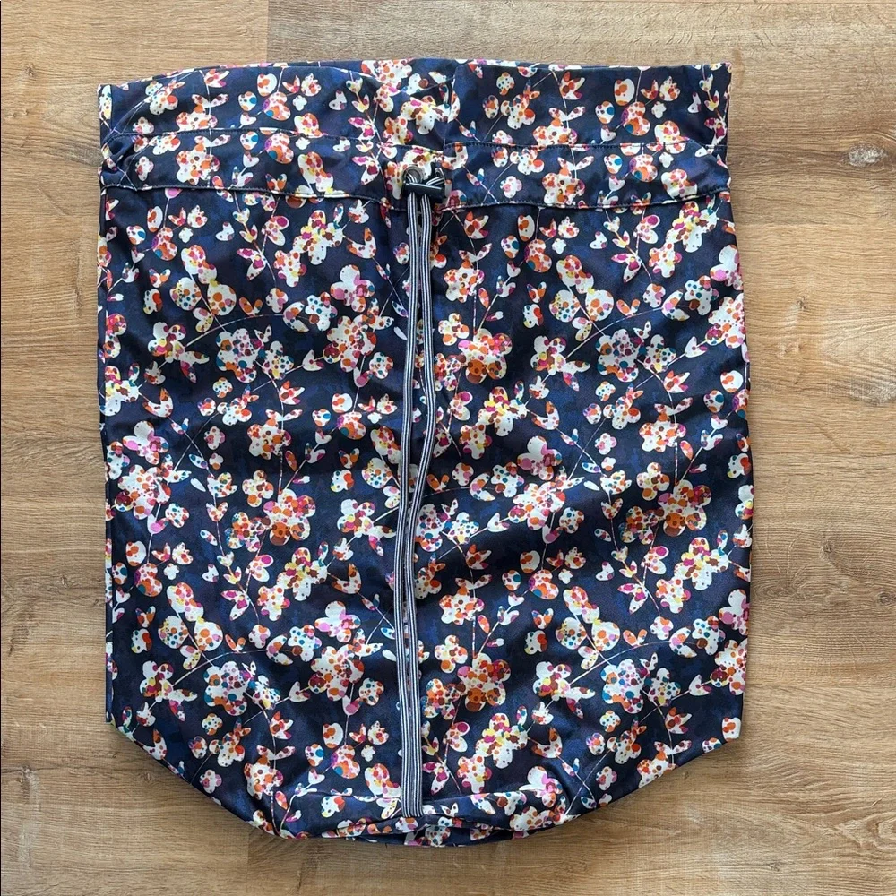 Vera Bradley Cinch Laundry Bag